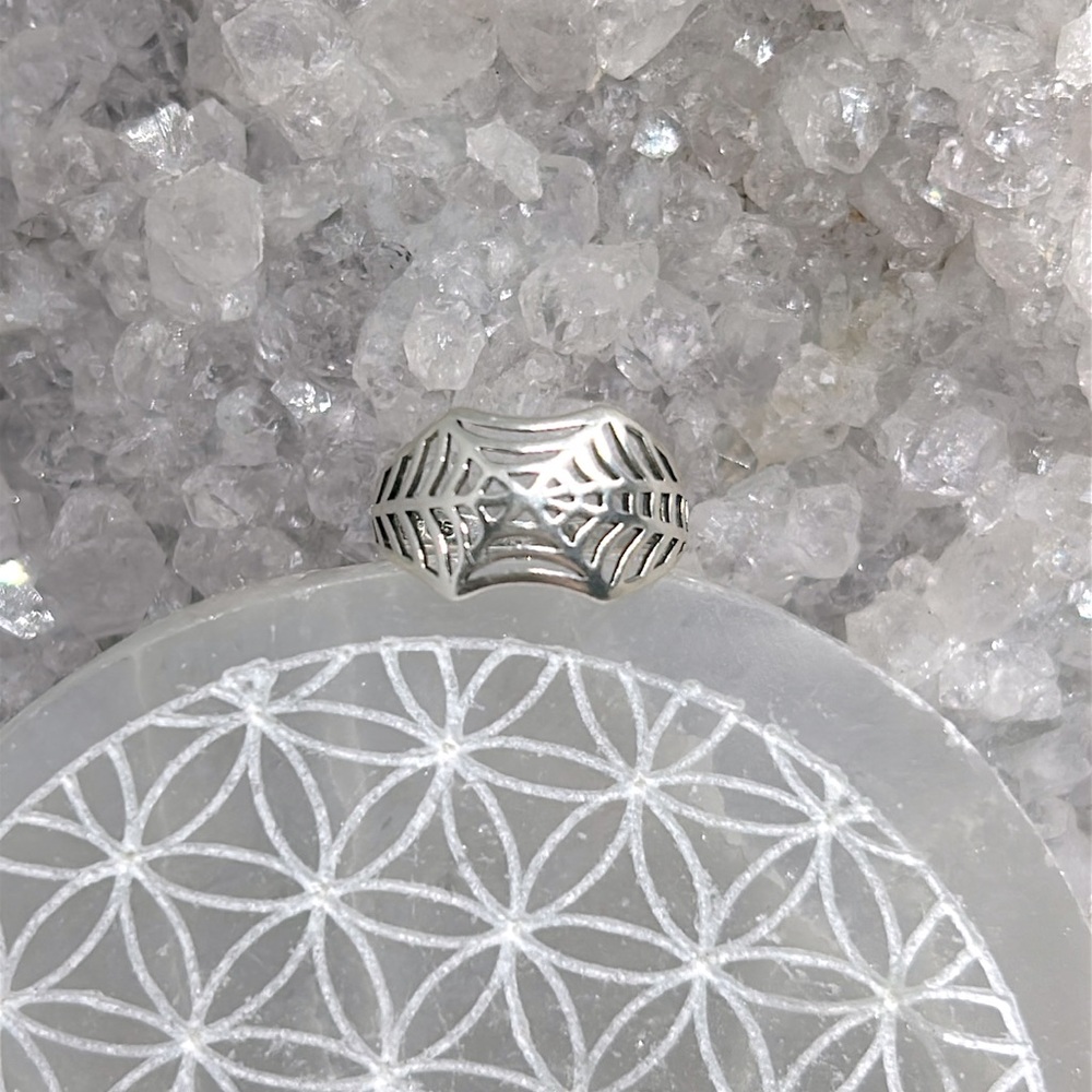 Spider web ring 925